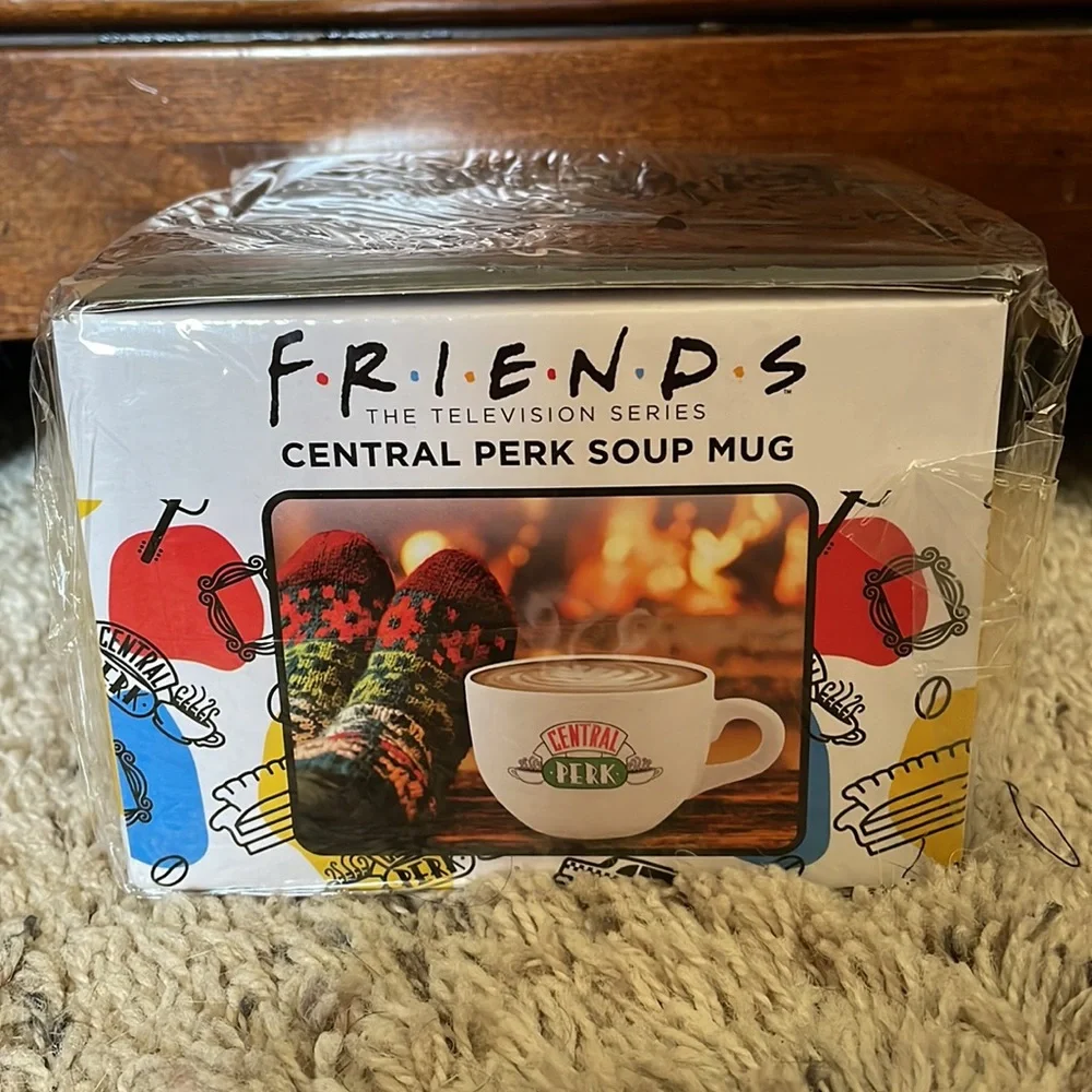 🥳HP🥳🎉 Friends "Central Perk" Inverted Handle 24-Ounce Mug - Picture 3 of 7
